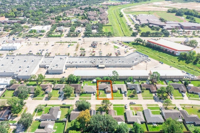 17330 Heritage Bay Dr in Webster, TX - Building Photo - Building Photo