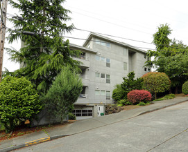 Boston West Apartments in Seattle, WA - Building Photo - Building Photo