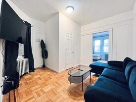 25-15 35th Ave in Queens, NY - Building Photo