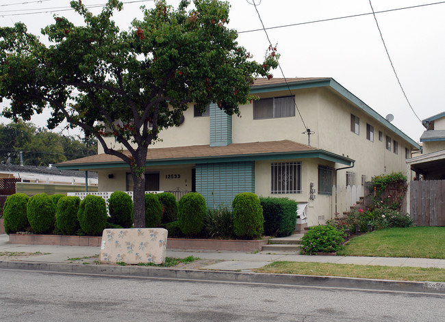 Freeman Apartments in Hawthorne, CA - Building Photo - Building Photo