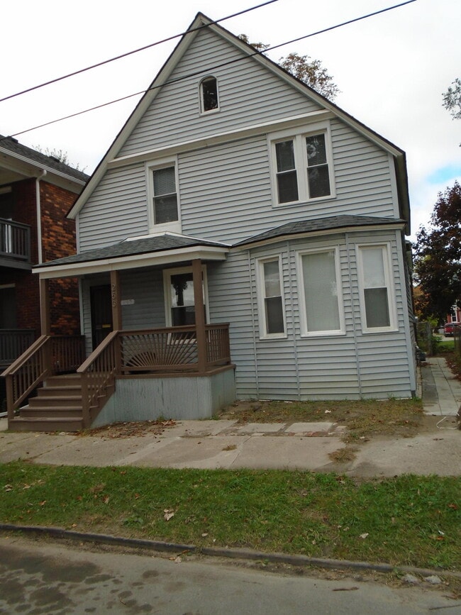 property at 253 Custer St