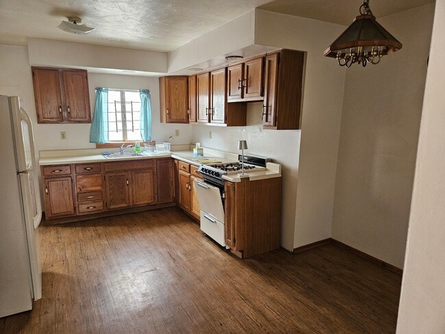 property at 1727 Carey Way