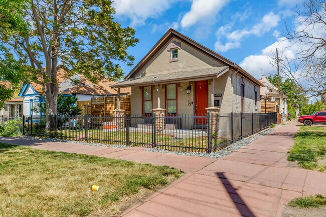 property at 1400 Mariposa St