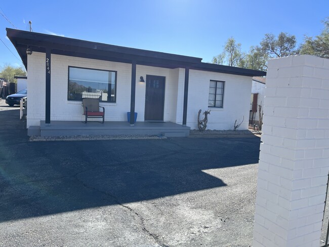 property at 2844 E Edison St