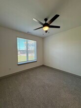 5400 Haltom Rd in Haltom City, TX - Foto de edificio - Building Photo