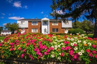 Harlo Apartments in Warren, MI - Foto de edificio - Building Photo