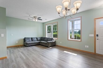 11322 Aberdeen Cir NE in Blaine, MN - Building Photo - Building Photo