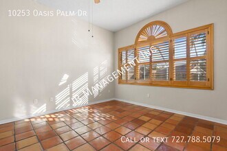 10253 Oasis Palm Dr in Tampa, FL - Building Photo - Building Photo