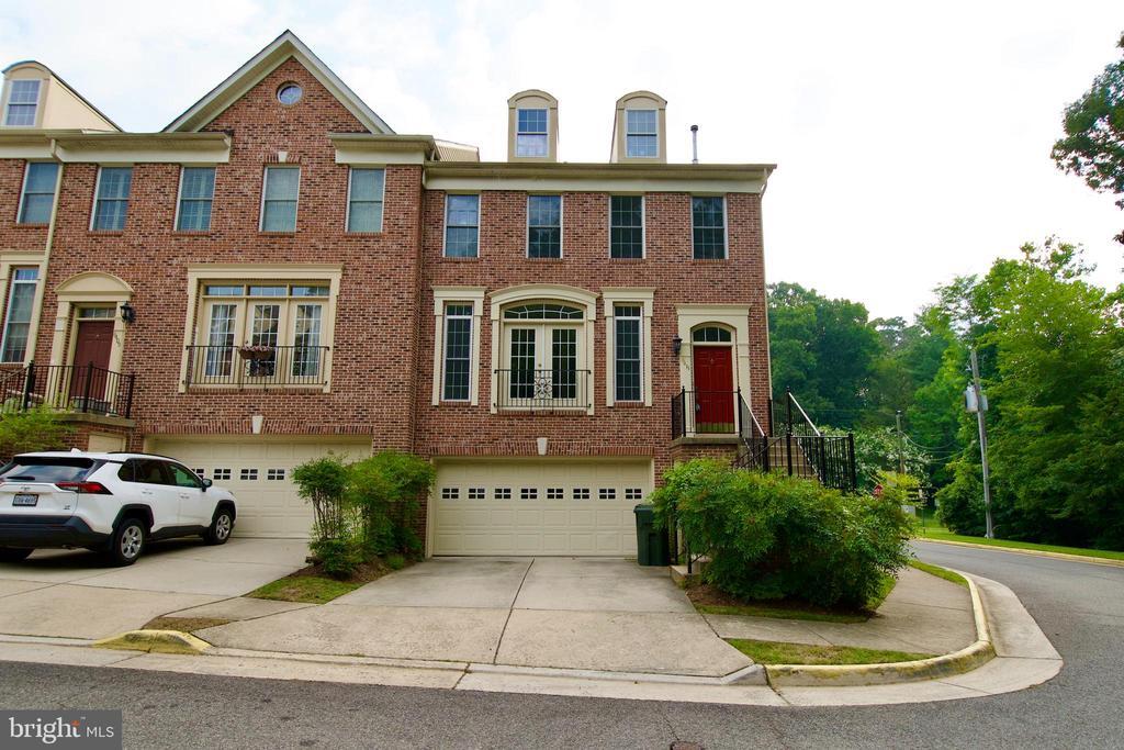 6411 Velliety Ln in West Springfield, VA - Building Photo