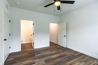 8573 S Park Dr in Bowling Green, KY - Building Photo - Building Photo