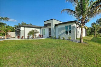 24419 SW Kingsway Cir in Arcadia, FL - Building Photo - Building Photo