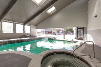 Enclave at Redwood in West Valley City, UT - Foto de edificio - Building Photo