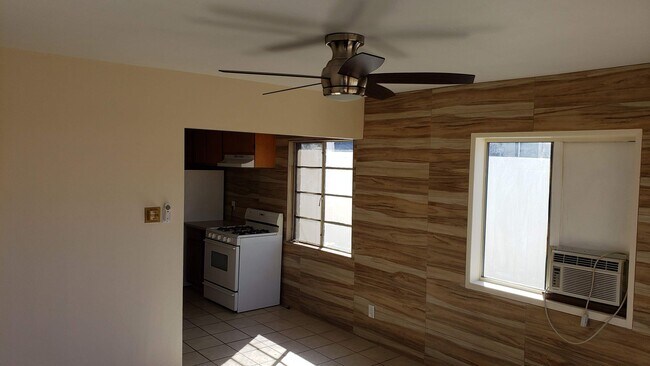 1187 E Washington Ave, Unit 1189 E Washington Ave in El Cajon, CA - Building Photo - Building Photo