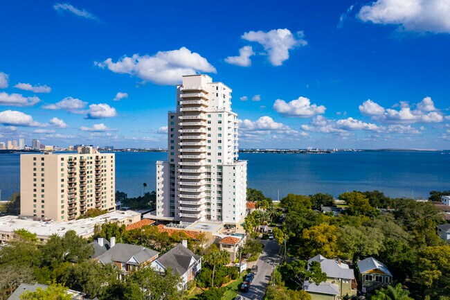 The Alagon on Bayshore in Tampa, FL - Foto de edificio - Building Photo