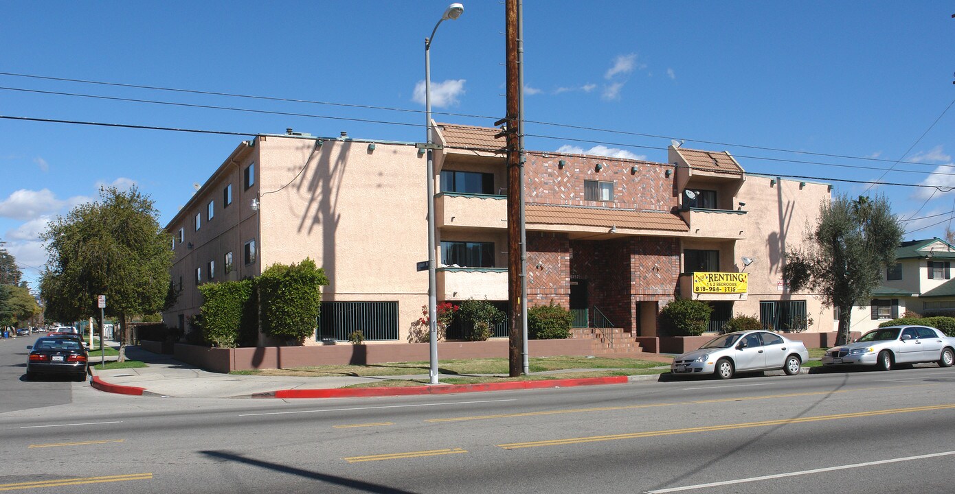 14157 Vanowen St in Van Nuys, CA - Building Photo