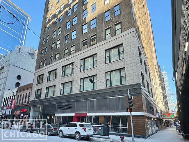 33 E Adams St, Unit 1 in Chicago, IL - Foto de edificio - Building Photo