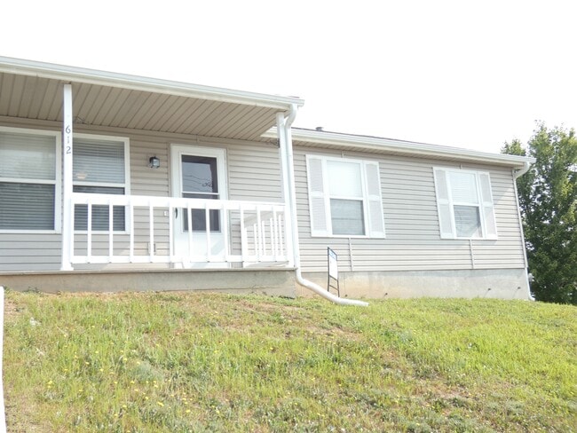 3612 NE 72nd St in Gladstone, MO - Building Photo - Building Photo