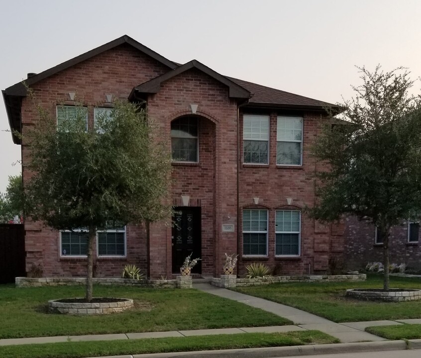 1330 Rusk Dr in Allen, TX - Foto de edificio
