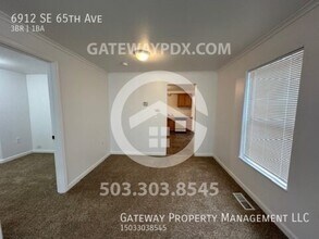6912 SE 65th Ave in Portland, OR - Building Photo - Building Photo