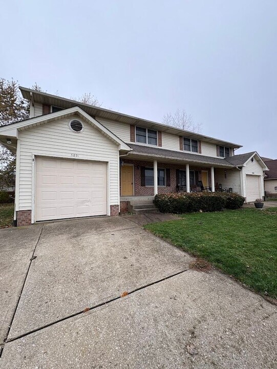 5891 Frank Ave NW in North Canton, OH - Foto de edificio