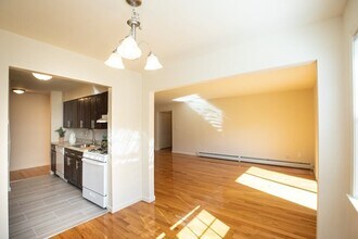 Evergreen Meadows in Edison, NJ - Foto de edificio - Building Photo