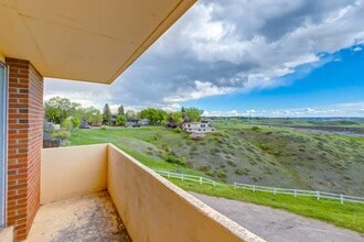 Garden Villa in Lethbridge, AB - Building Photo - Building Photo