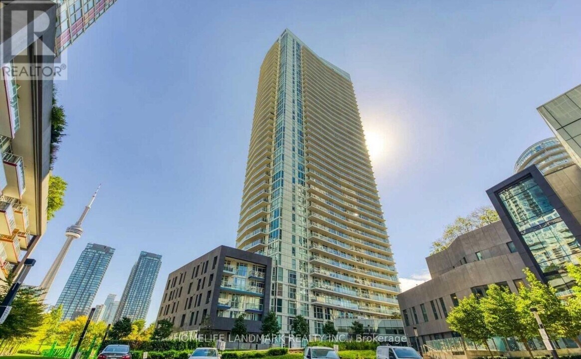 75-375 Queens Wharf Rd in Toronto, ON - Building Photo