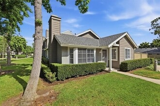 11 Fairside, Unit 12 in Irvine, CA - Building Photo - Building Photo