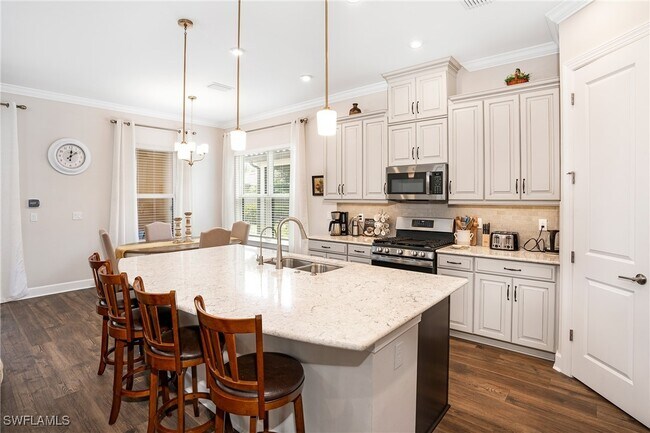 8131 Lucello Ter S in Naples, FL - Building Photo - Building Photo