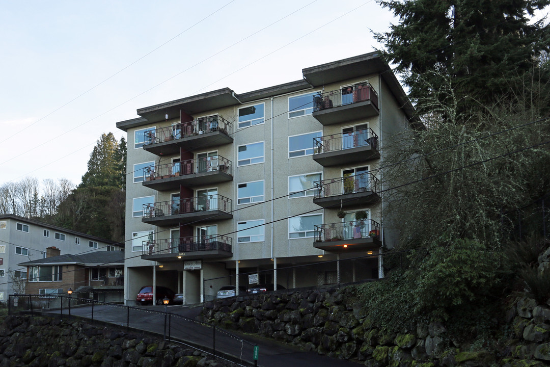 Tracy Ann Apartments in Seattle, WA - Building Photo