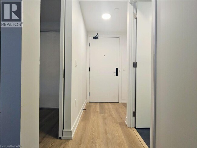 1 Jarvis St in Hamilton, ON - Building Photo - Building Photo