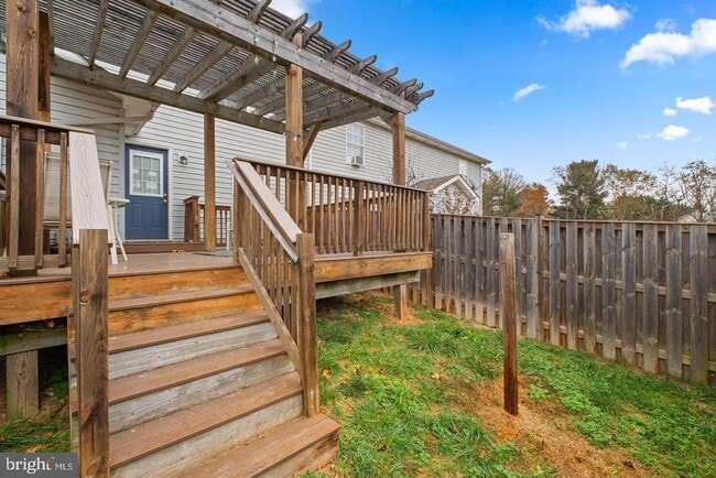 property at 105 Little River Dr