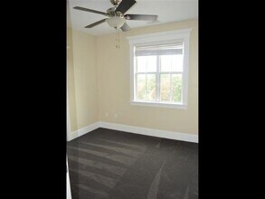 2 Silver St, Unit 5 in Dover, NH - Building Photo - Building Photo