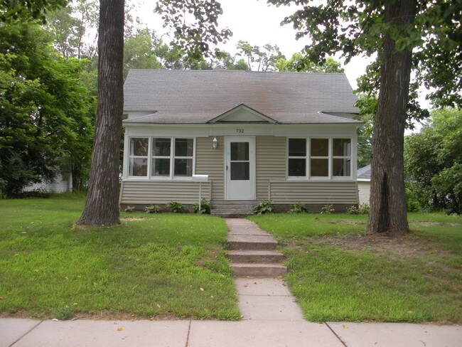 732 Chippewa St in Eau Claire, WI - Building Photo - Building Photo