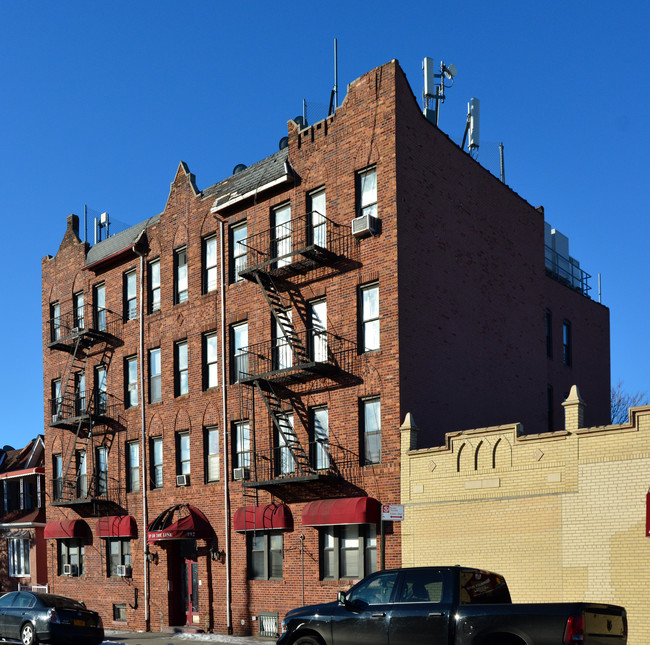 192 E 56th St in Brooklyn, NY - Foto de edificio - Building Photo