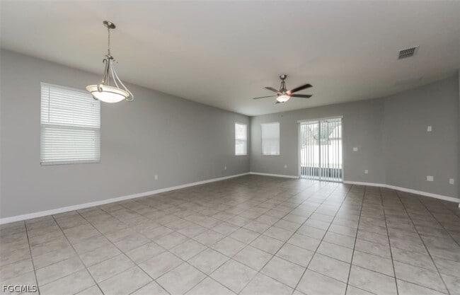 4507 SE 9th Pl in Cape Coral, FL - Building Photo - Building Photo