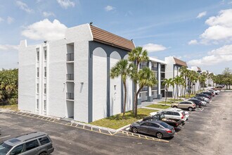 Viewmax Apartments in Lauderhill, FL - Building Photo - Building Photo