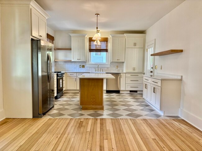 201 Hickory St in Charleston, SC - Foto de edificio - Building Photo