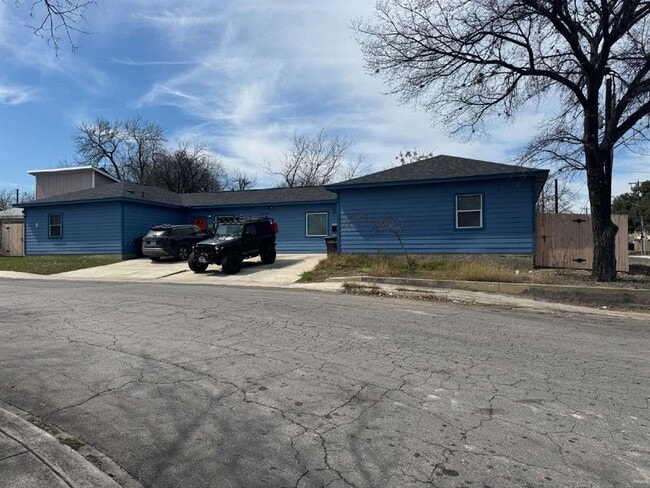 property at 2902 S Laredo St