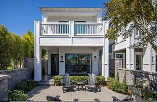 218 J Ave in Coronado, CA - Building Photo