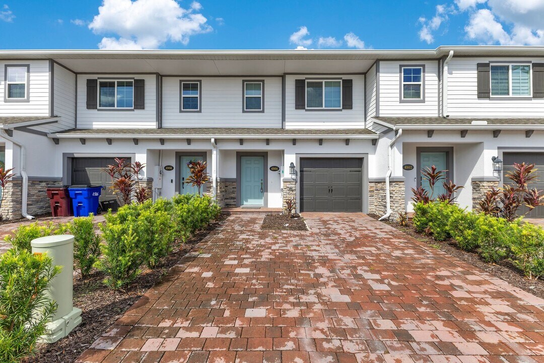 4984 Rain Shadow Dr in St. Cloud, FL - Building Photo