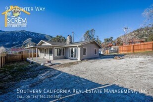 921 Center Way in Frazier Park, CA - Building Photo