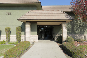 7615 Florence Ave in Downey, CA - Building Photo - Building Photo