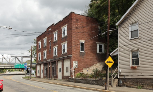 27 Main St in Belle Vernon, PA - Building Photo - Building Photo