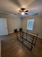 3144 Tina Marie Dr, Unit Living Space 2 in Wesley Chapel, FL - Foto de edificio - Building Photo