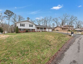 9210 Ramblewood Dr in Harrison, TN - Building Photo - Building Photo