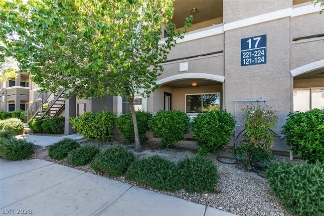 10245 S Maryland Pkwy, Unit 124 in Las Vegas, NV - Building Photo - Building Photo