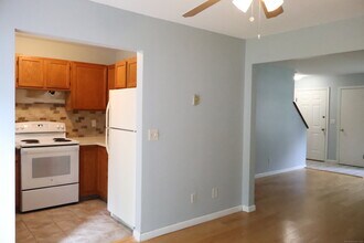 745 Merrow Rd in Coventry, CT - Building Photo - Building Photo