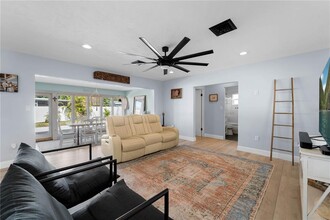 1729 Colleen St in Sarasota, FL - Building Photo - Building Photo