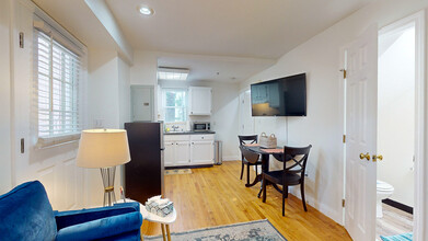 23 Jay St, Unit A in Cambridge, MA - Building Photo - Building Photo